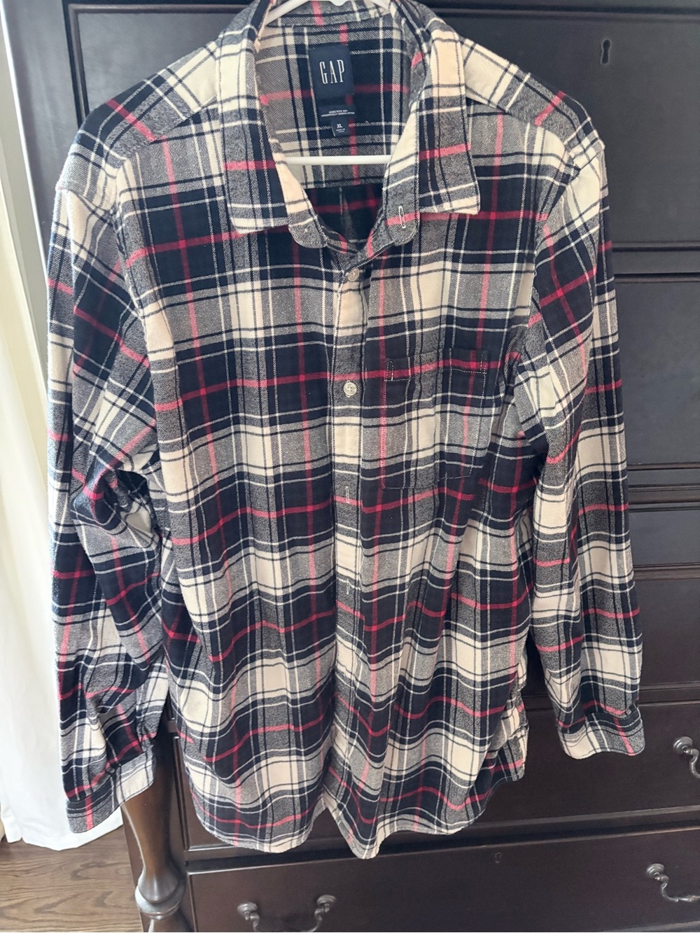 GAP Men's navy and White Plaid Button-Down Shirt with Red Accents